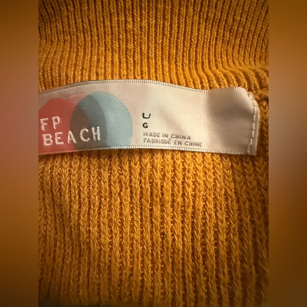 Free People Beach. Mustard Ribbed Sweater Dress. Size Large. - Picture 4 of 11